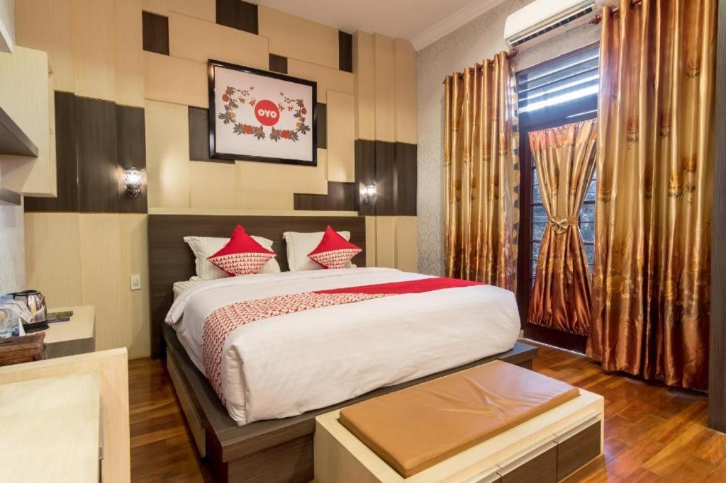 Oyo 619 Naufal Guest House Syariah Medan Exterior photo