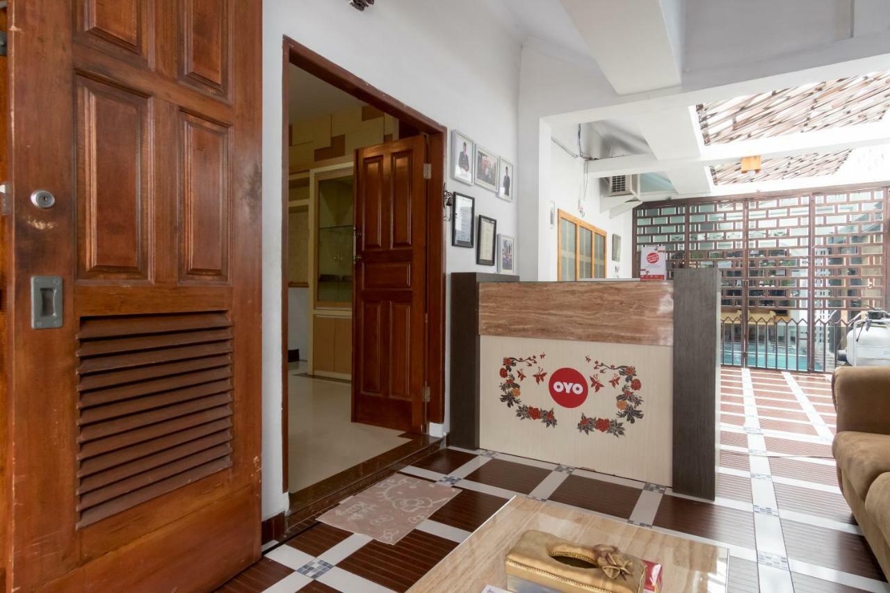 Oyo 619 Naufal Guest House Syariah Medan Exterior photo
