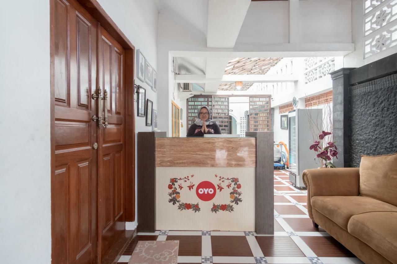 Oyo 619 Naufal Guest House Syariah Medan Exterior photo