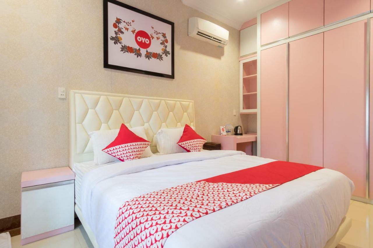 Oyo 619 Naufal Guest House Syariah Medan Exterior photo